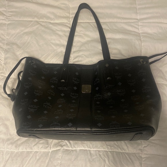 Reversible MCM bag - Picture 1 of 3